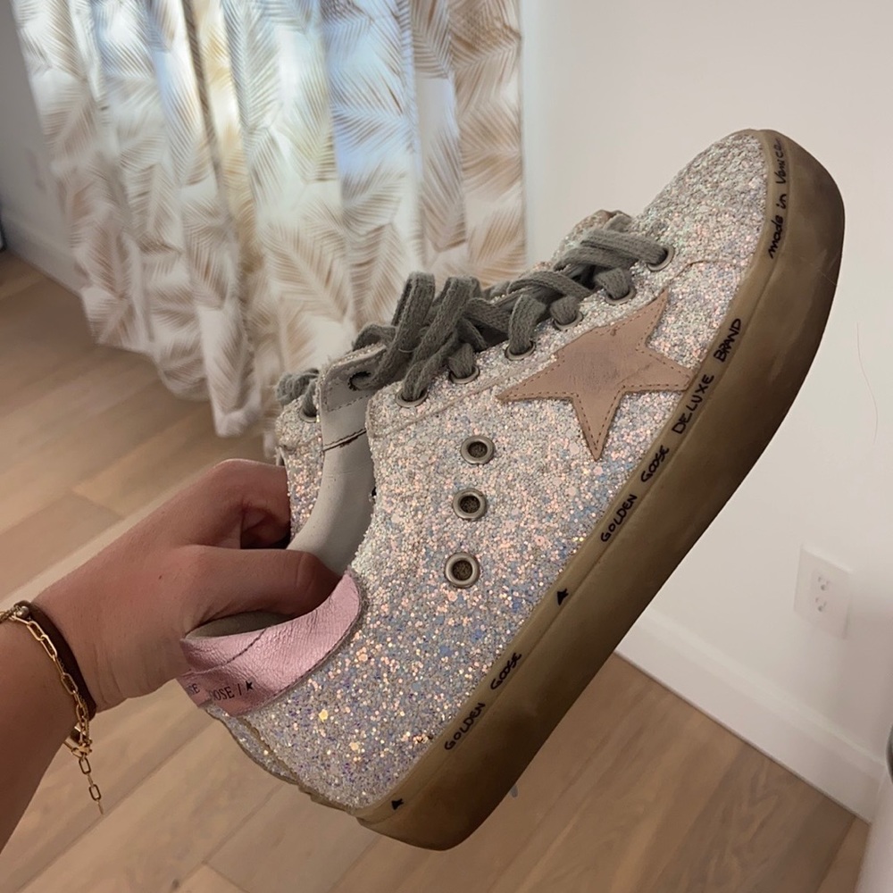 Sneakers retail 250